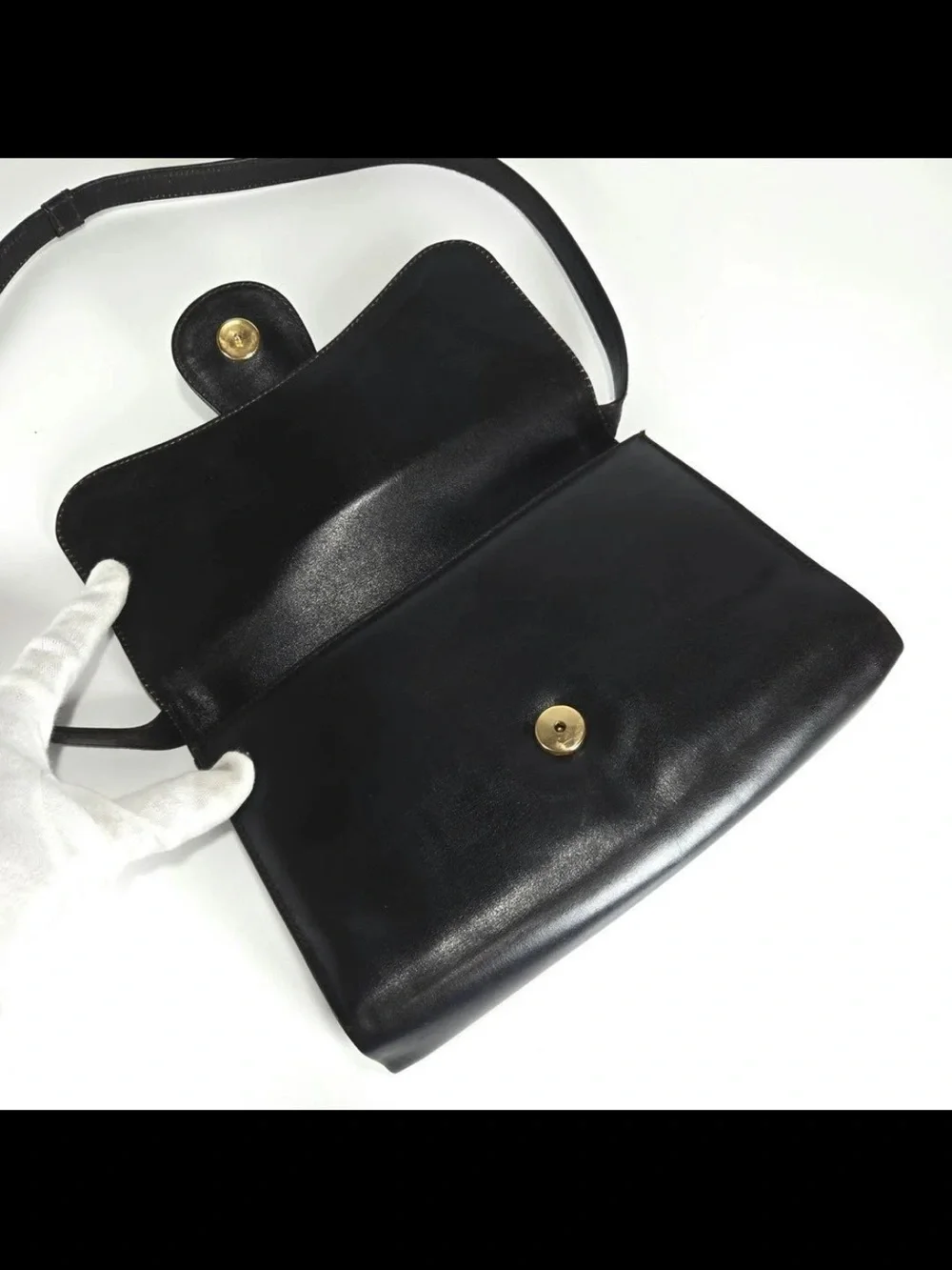 Gucci Black Leather Shoulder Bag with Gold Double G Accent